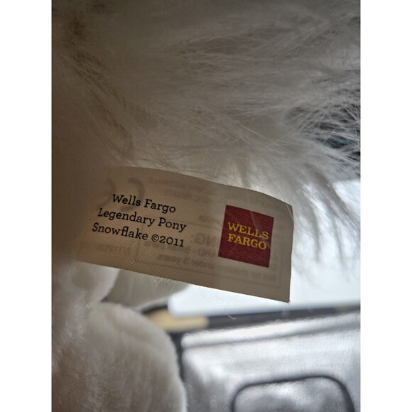 2017 Legendary Wells Fargo Bank Snowflake Horse Pony Stuffed Plush 14" - Picture 2 of 2